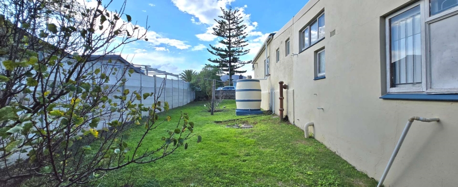 4 Bedroom Property for Sale in Gansbaai Central Western Cape